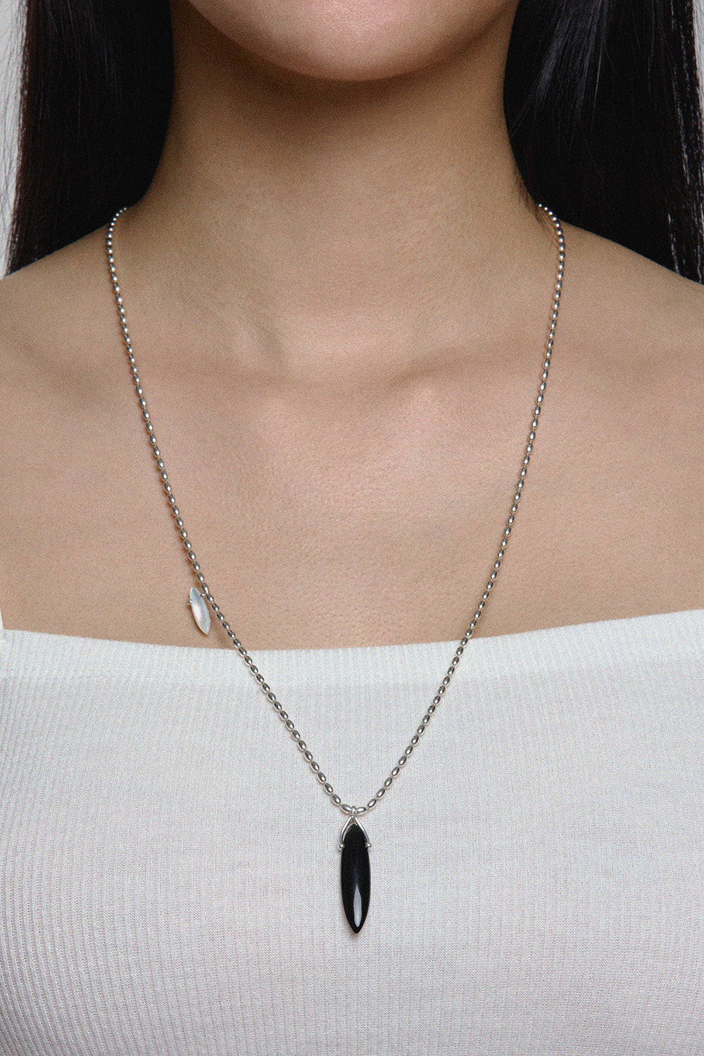BOHO OVAL ONYX SHELL NECKLACE
