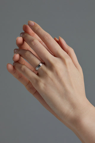 10K WHITE GOLD FLAT POTTERY VESSEL RING
