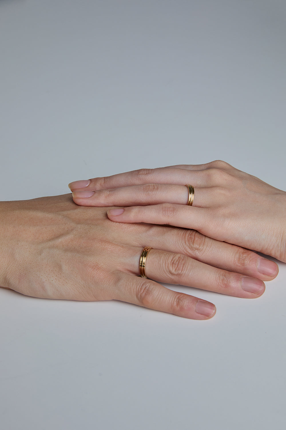 10K GOLD FLAT POTTERY VESSEL RING