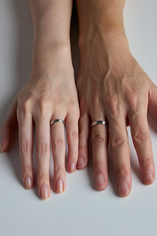 10K WHITE GOLD FLAT POTTERY VESSEL RING