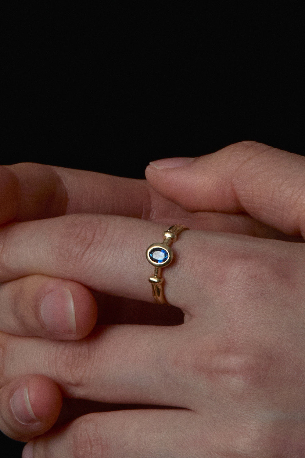 ルネサンスコラムサファイアリング