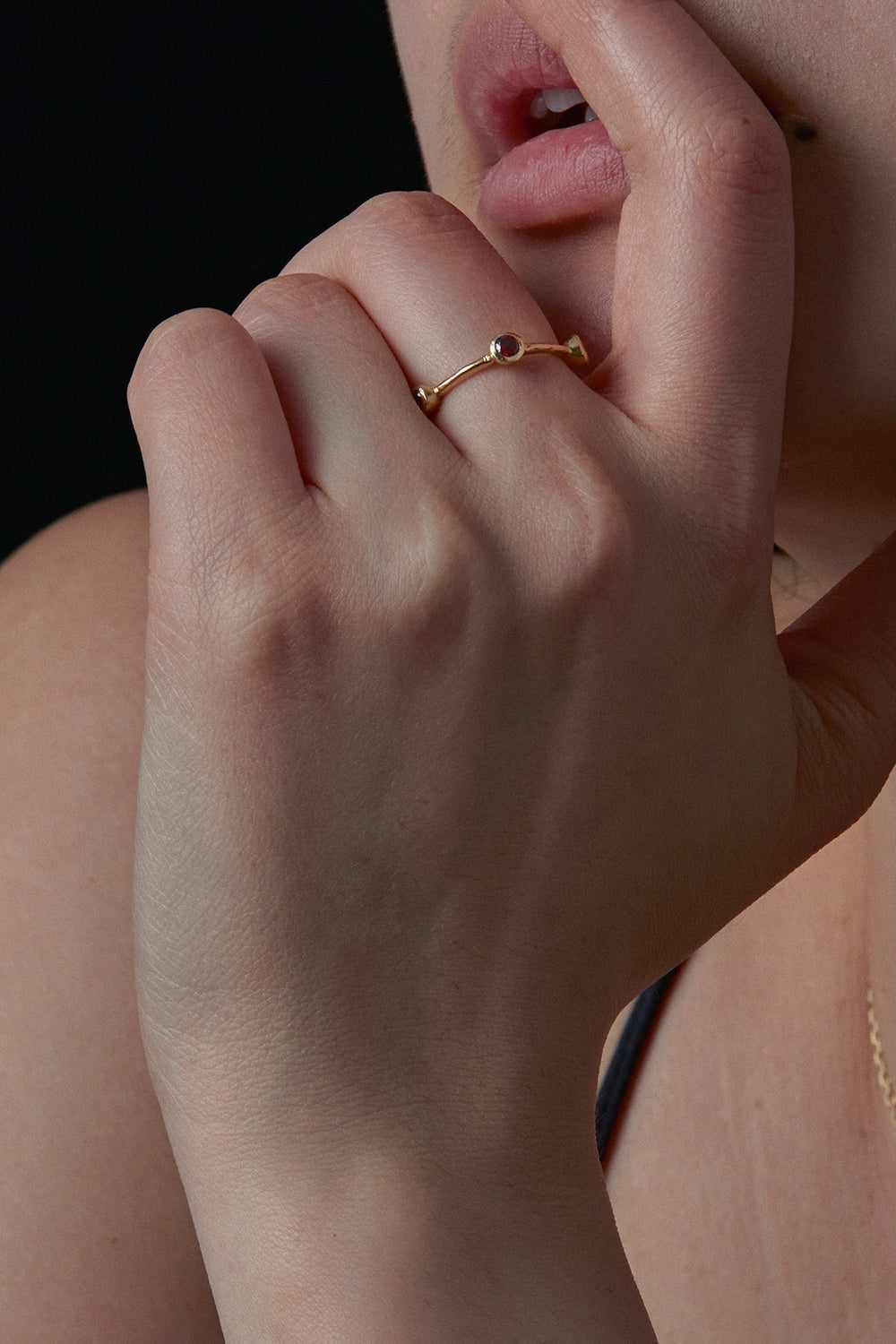 ルネサンス クラウン ファイブ レッドサファイア リング