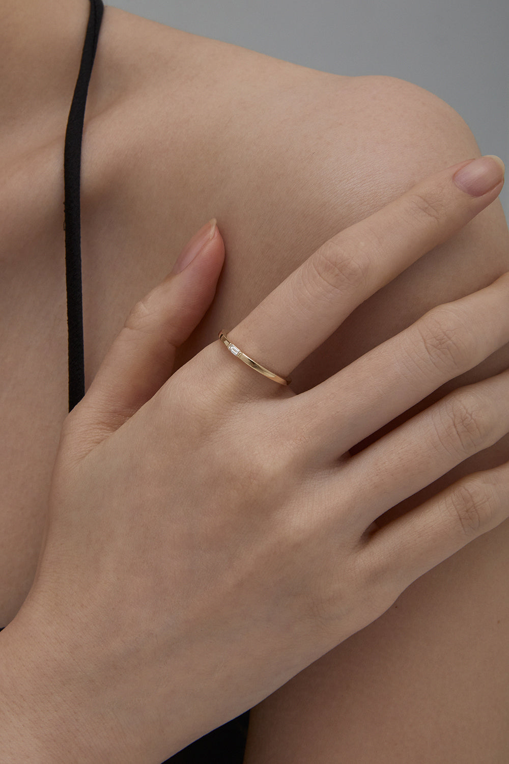 10K SLIM BODY BAGUETTE DIAMOND YELLOW GOLD RING