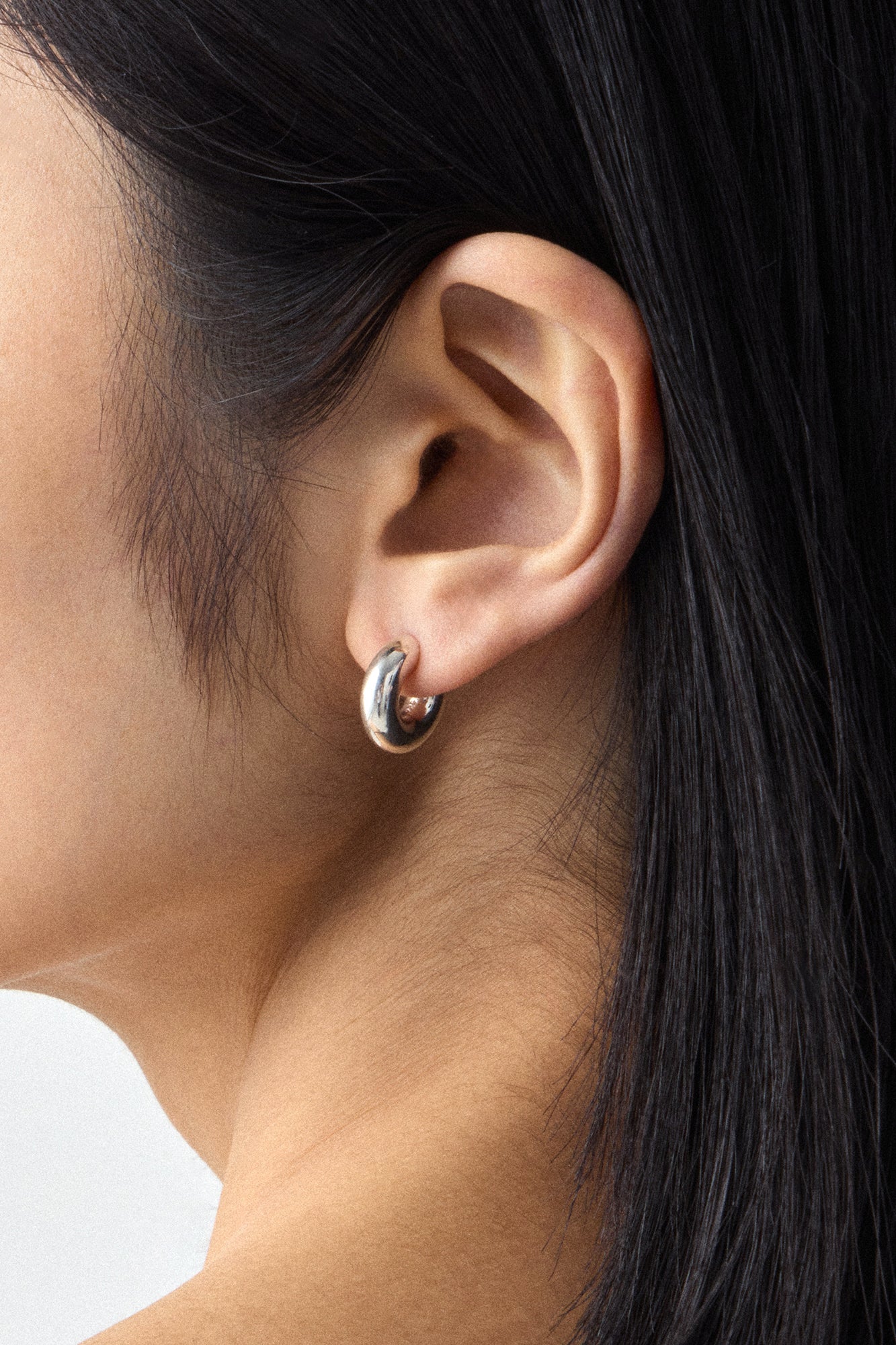 CLASSIC BOLD HOOP EARRINGS