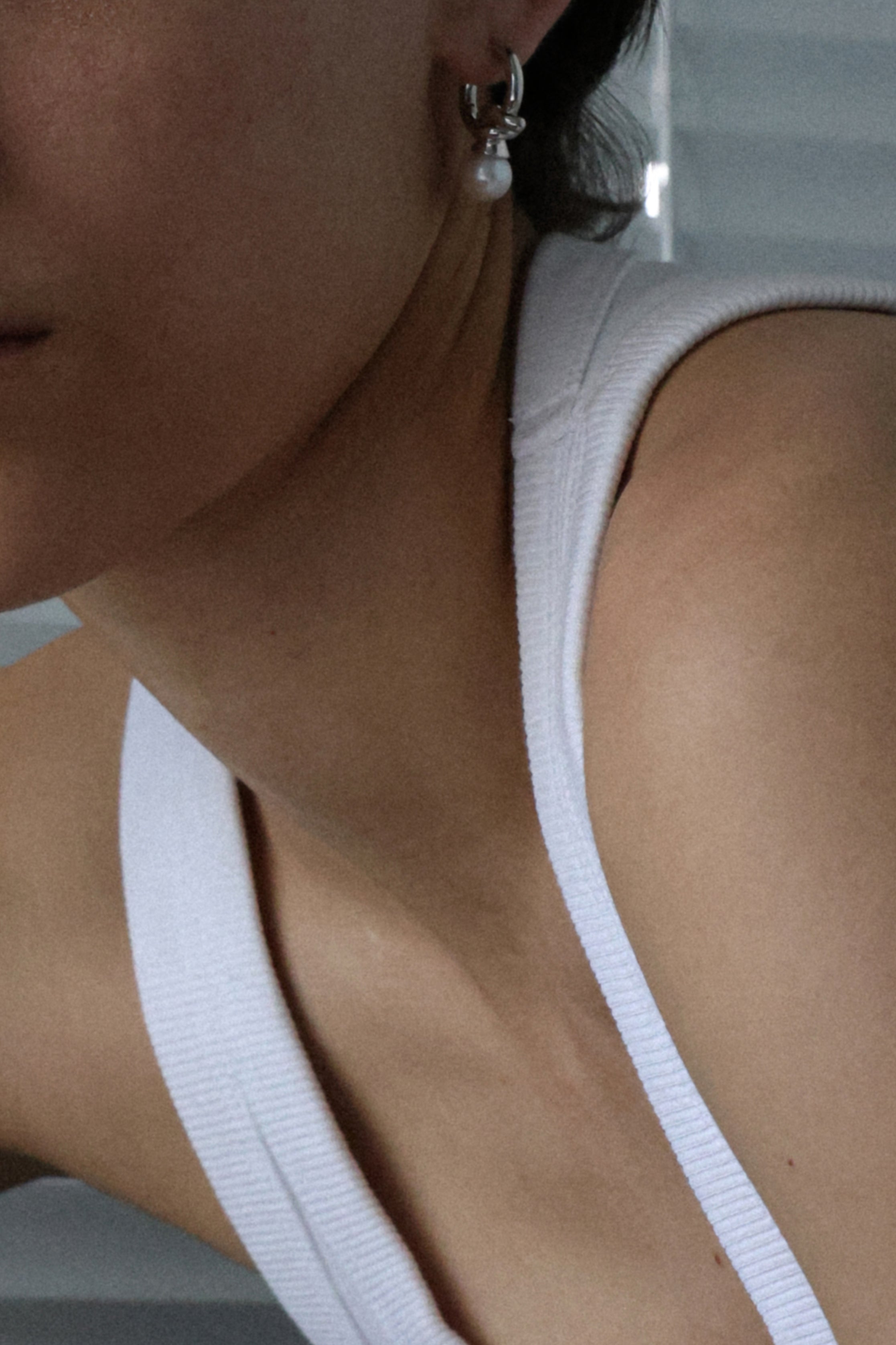 COLD WHITE PEARL SWIRL DROP EARRINGS