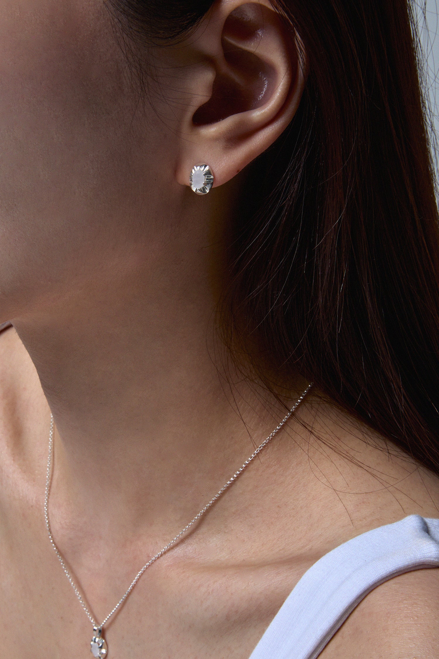 CLAW QUARTZ SILVER EARRINGS