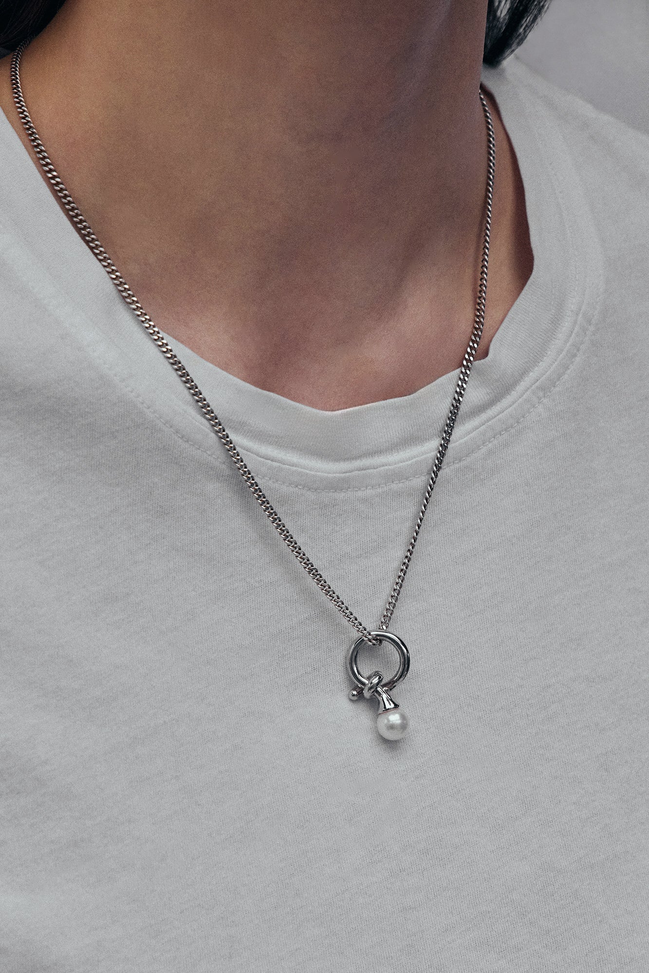 COLD WHITE PEARL SWIRL DROP NECKLACE