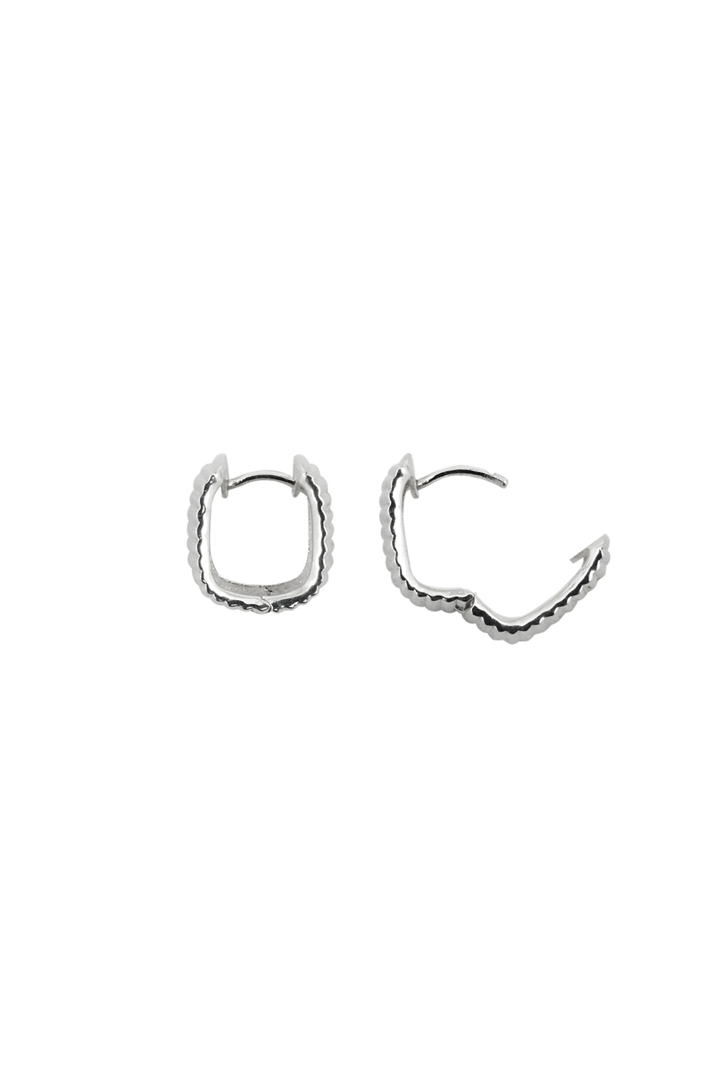 ESSENTIAL RIBBED SILHOUETTE EARRINGS