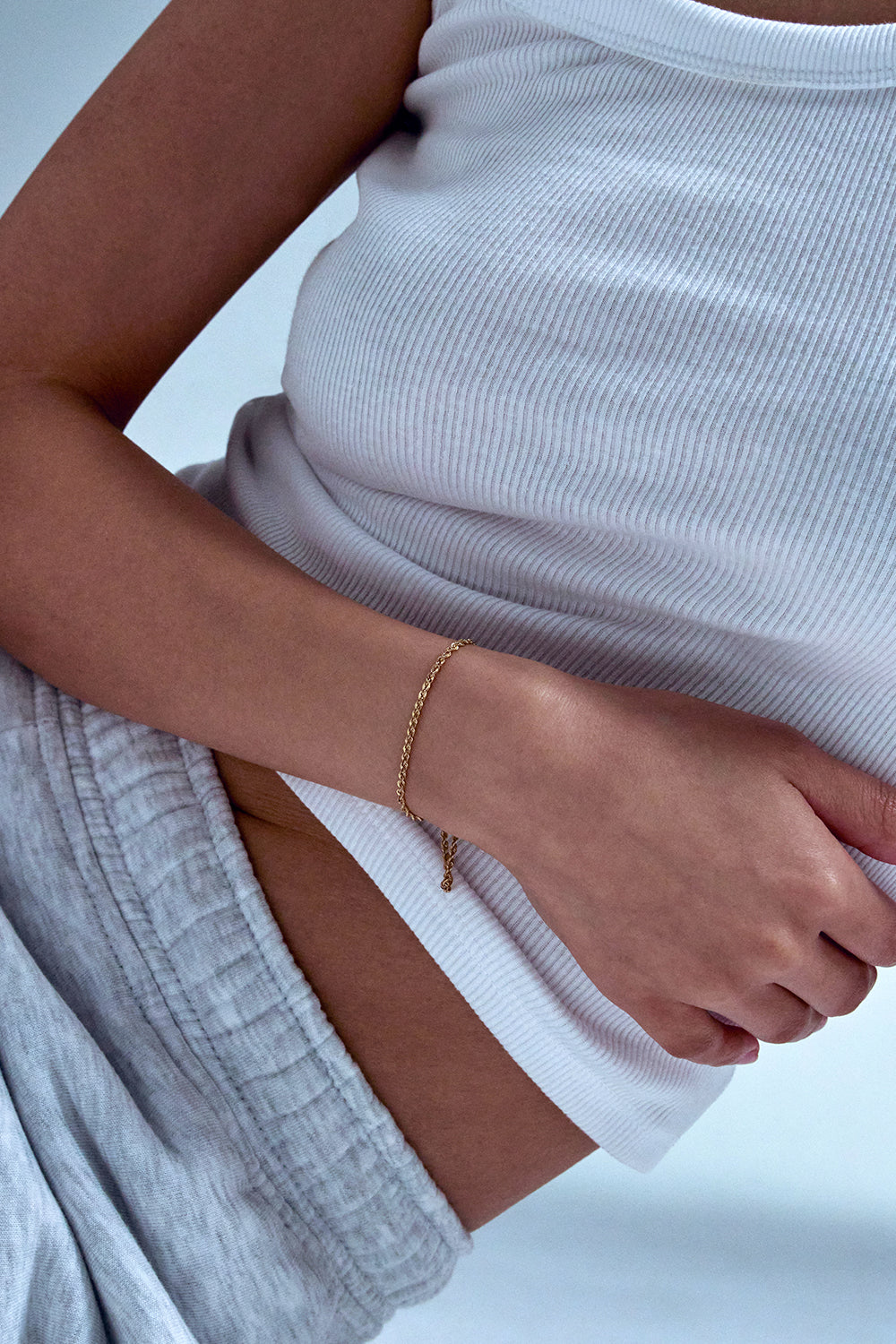 FREE LENGTH ROPE BRACELET IN GOLD