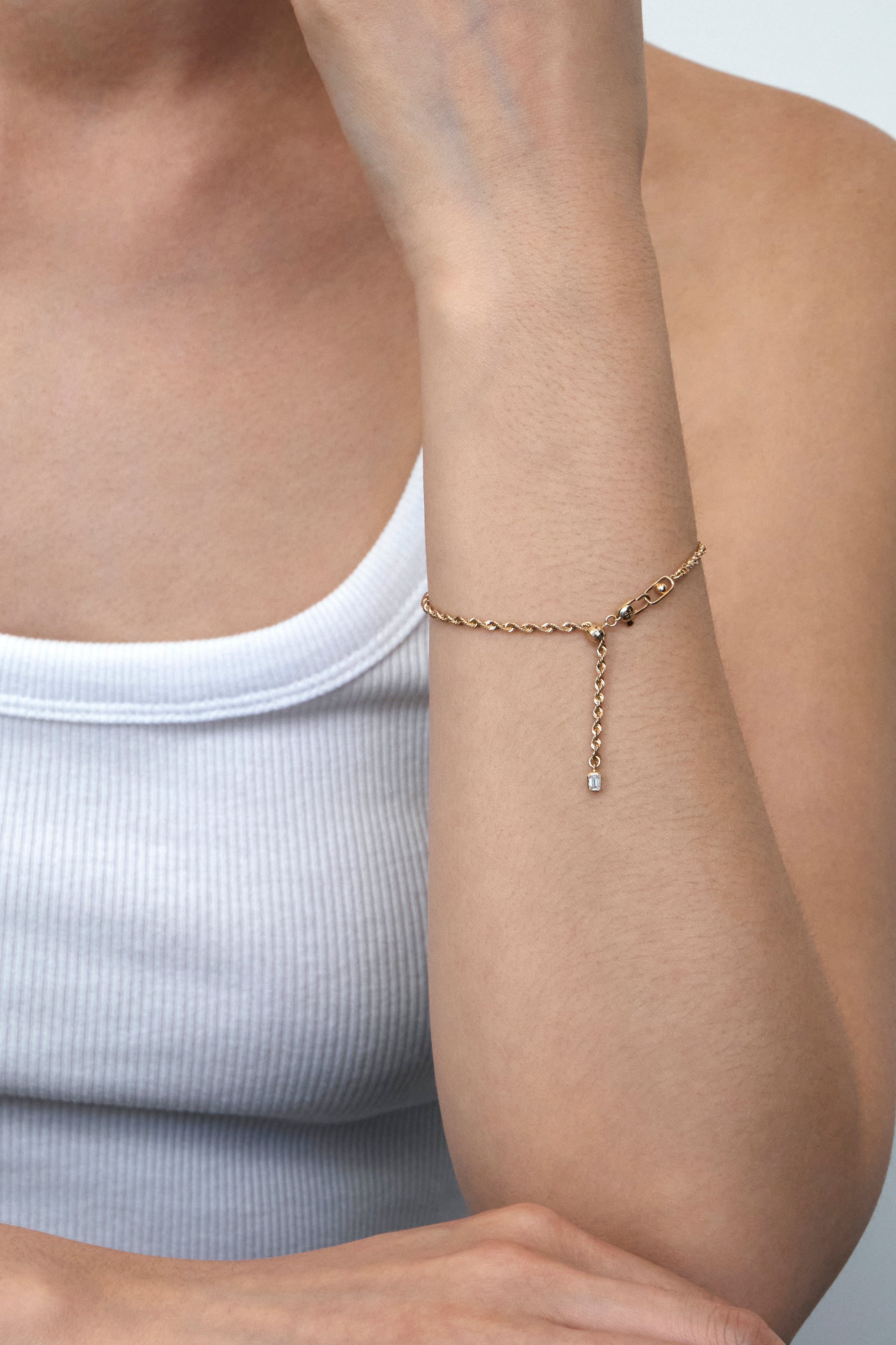 FREE LENGTH ROPE BRACELET IN GOLD