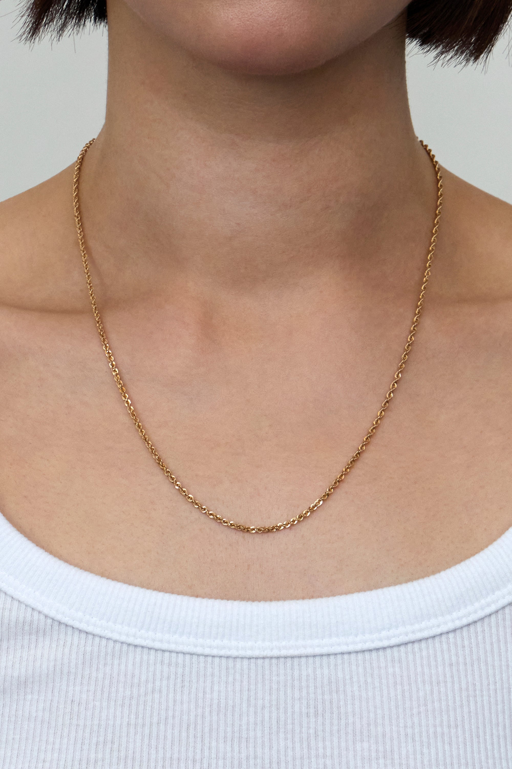 FREE LENGTH ROPE NECKLACE IN GOLD