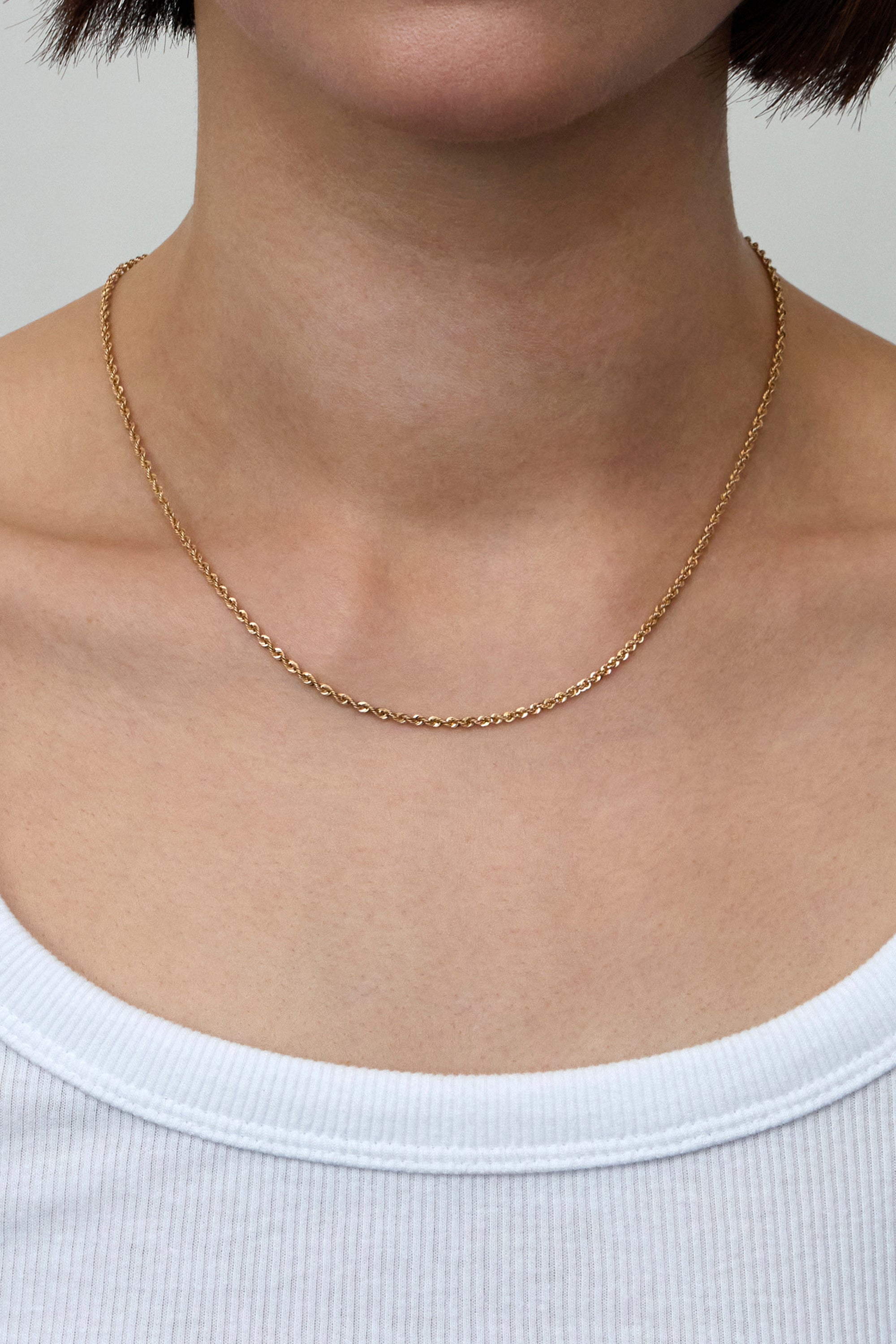 FREE LENGTH ROPE NECKLACE IN GOLD
