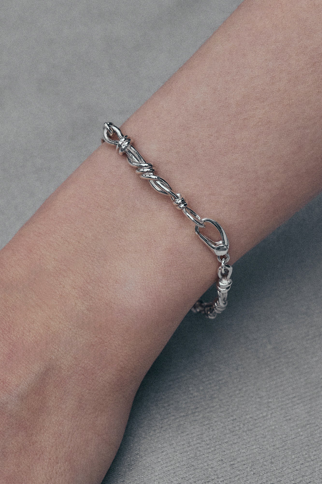 GORDIAN KNOT CHAIN BRACELET