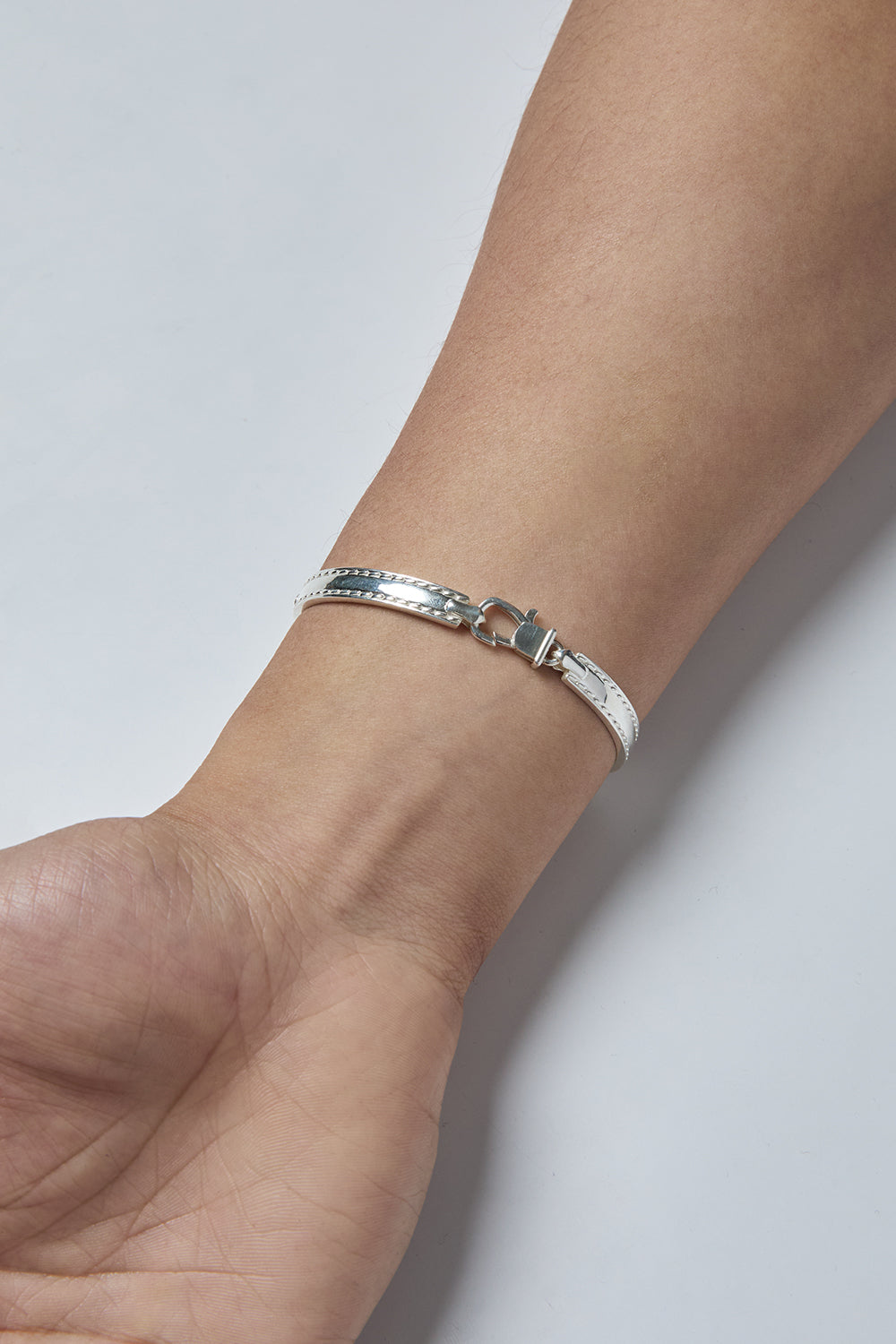 MODERN REIN LEATHER BRACELET