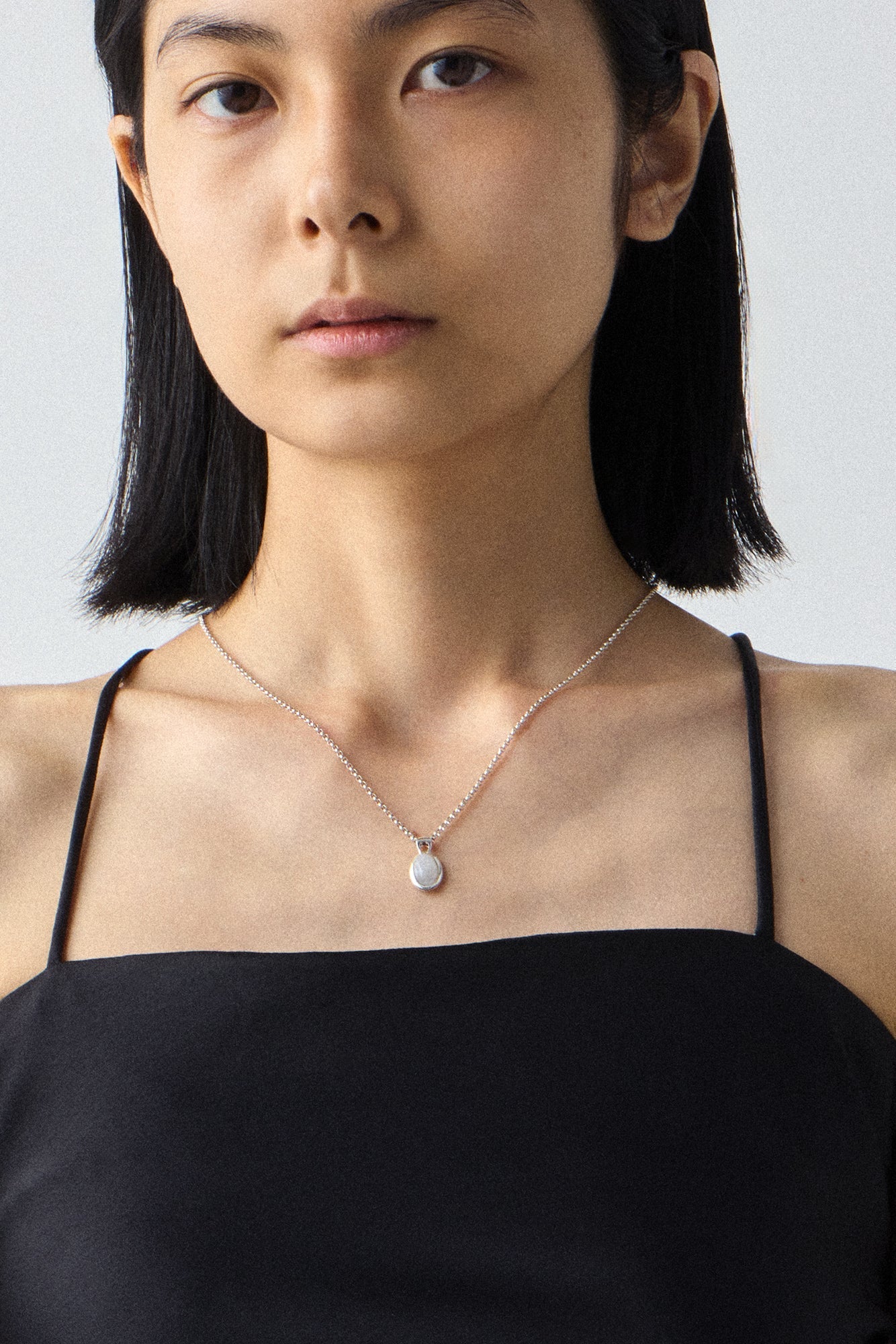 MOTHER'S WHITE QUARTZ NECKLACE