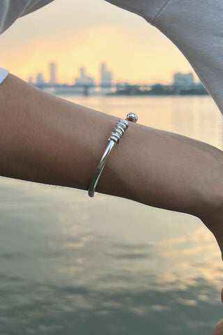 OPEN KNOT BANGLE