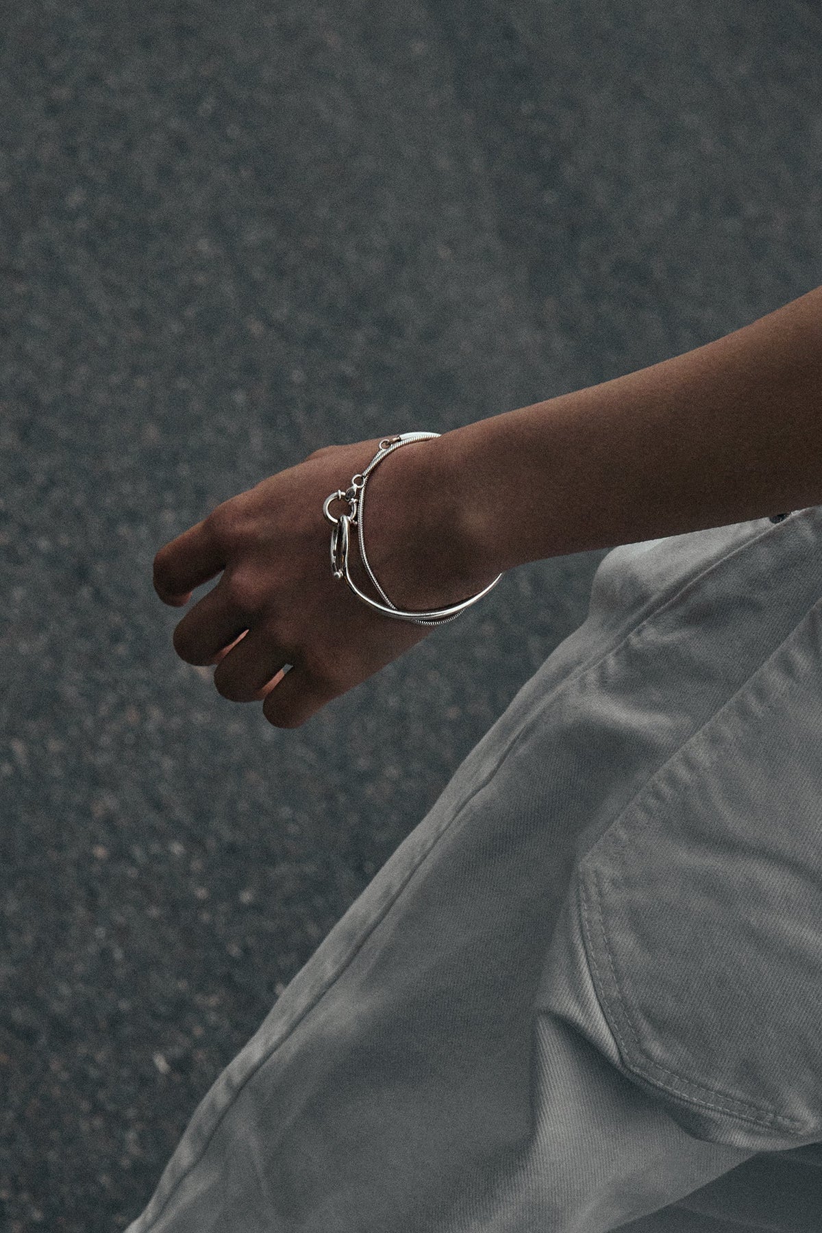 STRAPPY BRACELET IN SILVER