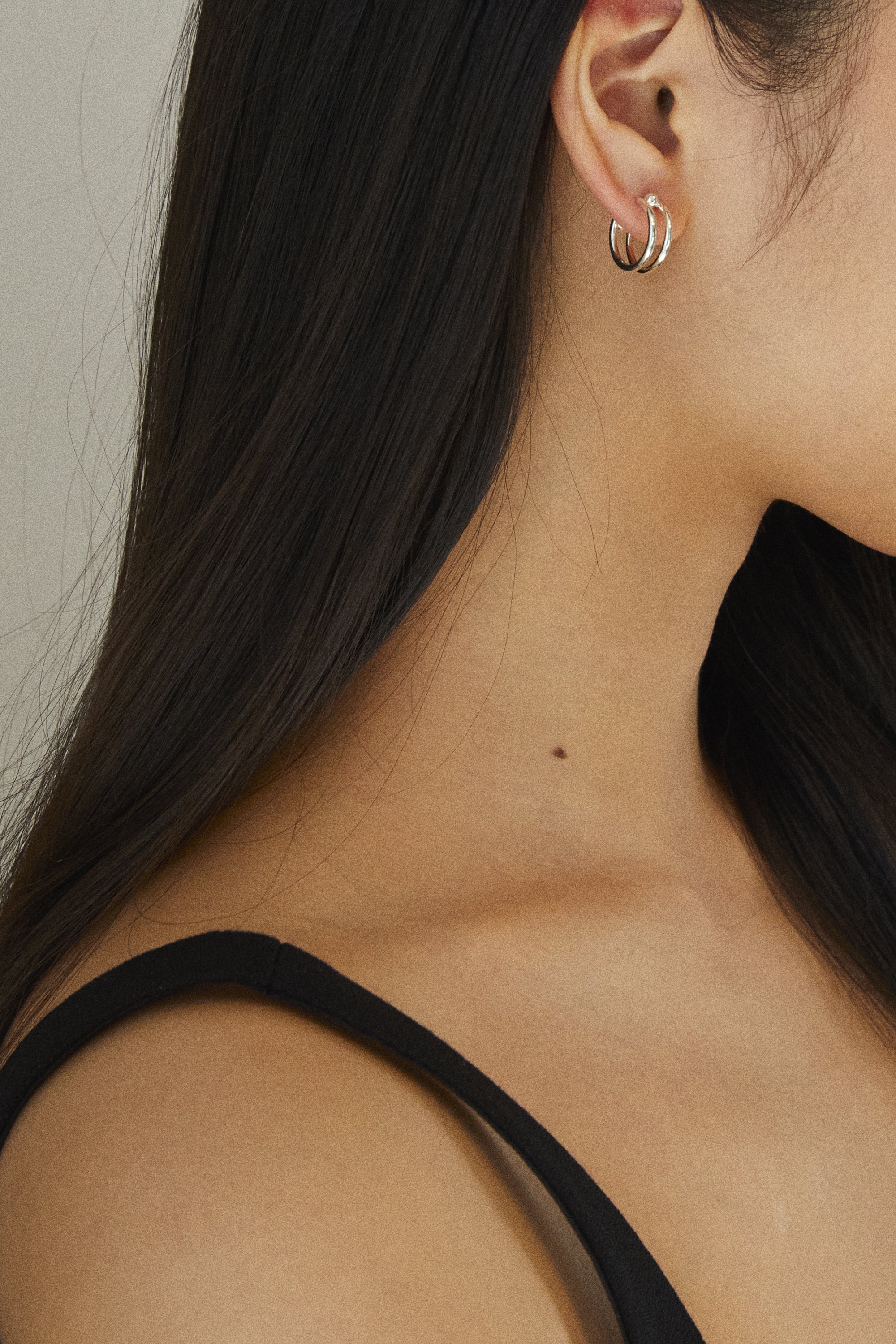 小さな完璧なイヤリング