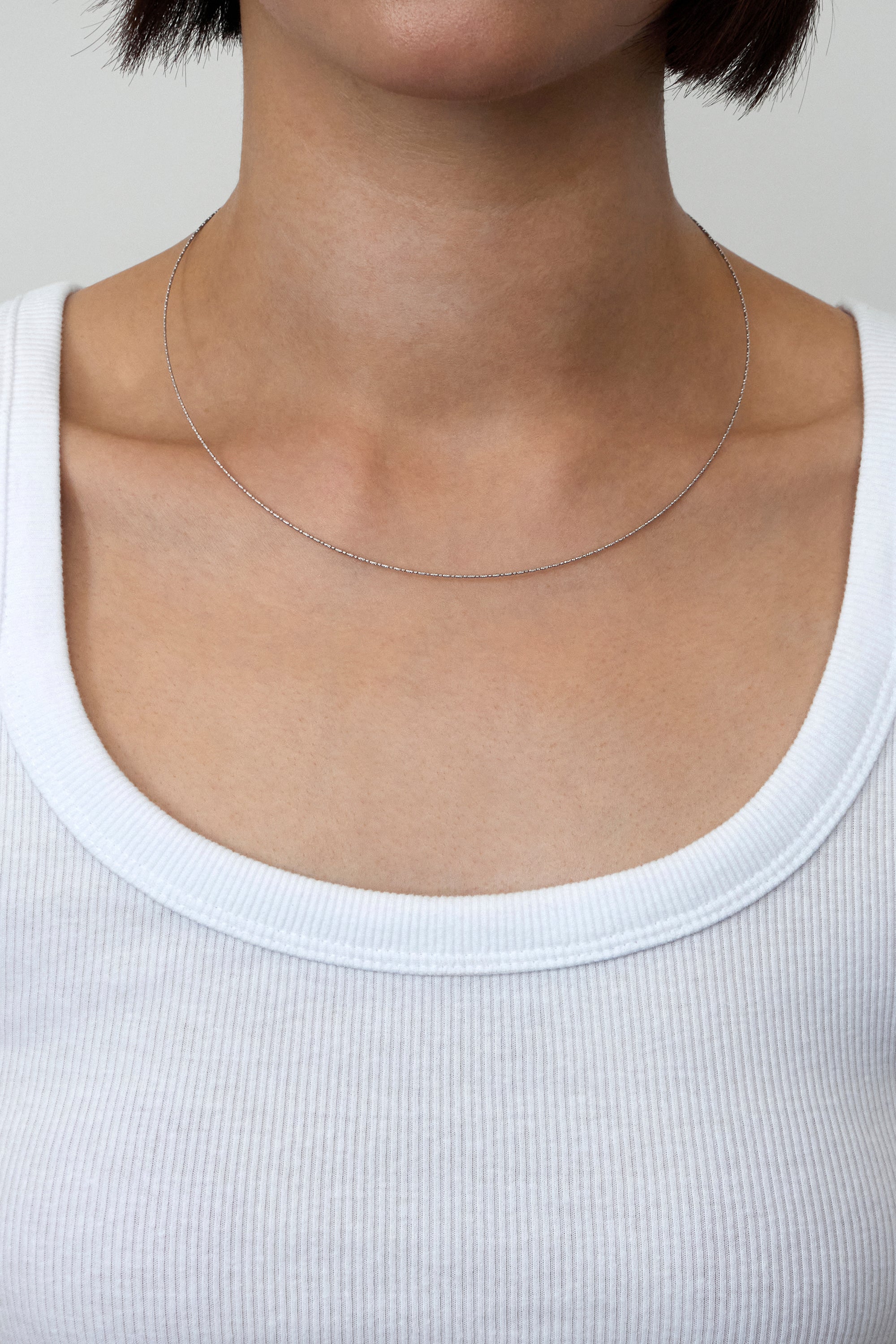 TITANIUM CORE OVAL LINK NECKLACE IN WHITE GOLD