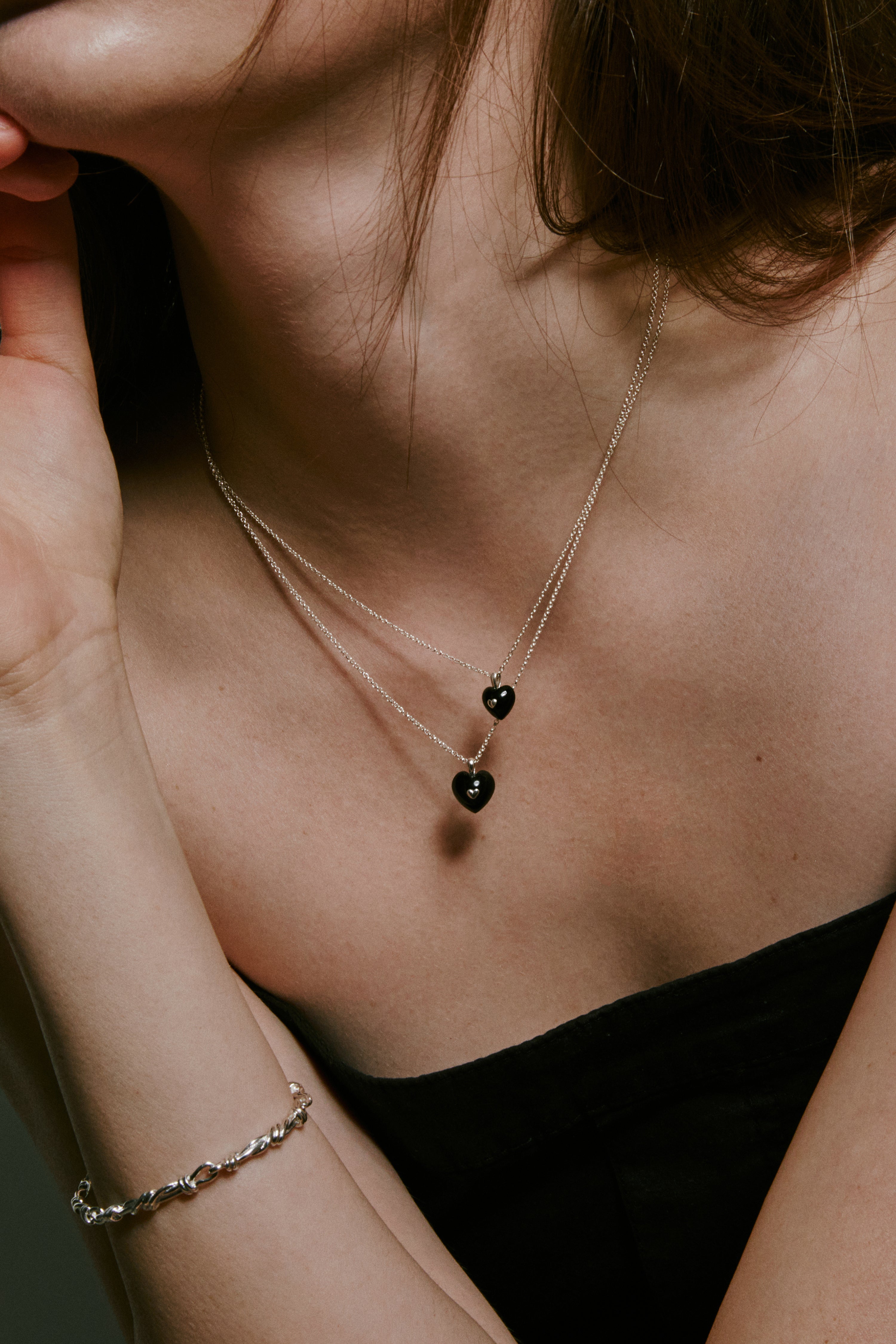 VERY VINTAGE TINY BLACK SILVER HEART PENDANT NECKLACE