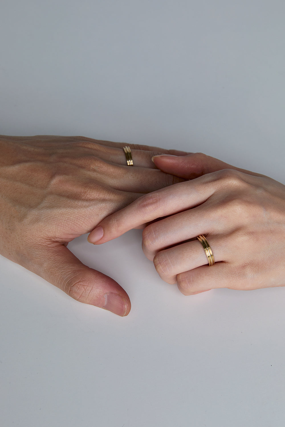 10K GOLD FLAT POTTERY VESSEL RING