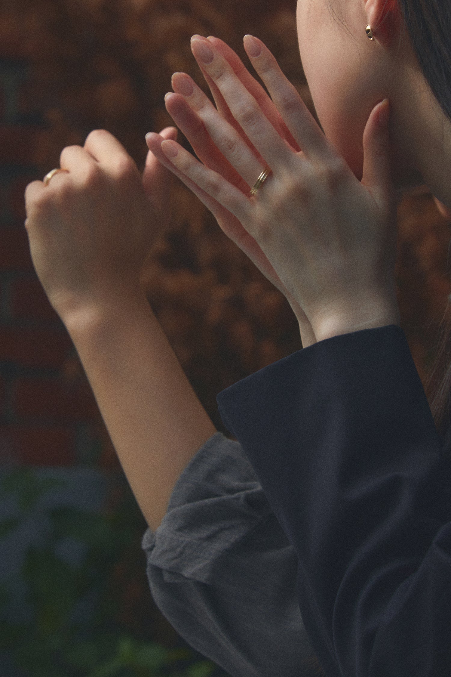 10K GOLD FLAT POTTERY VESSEL RING