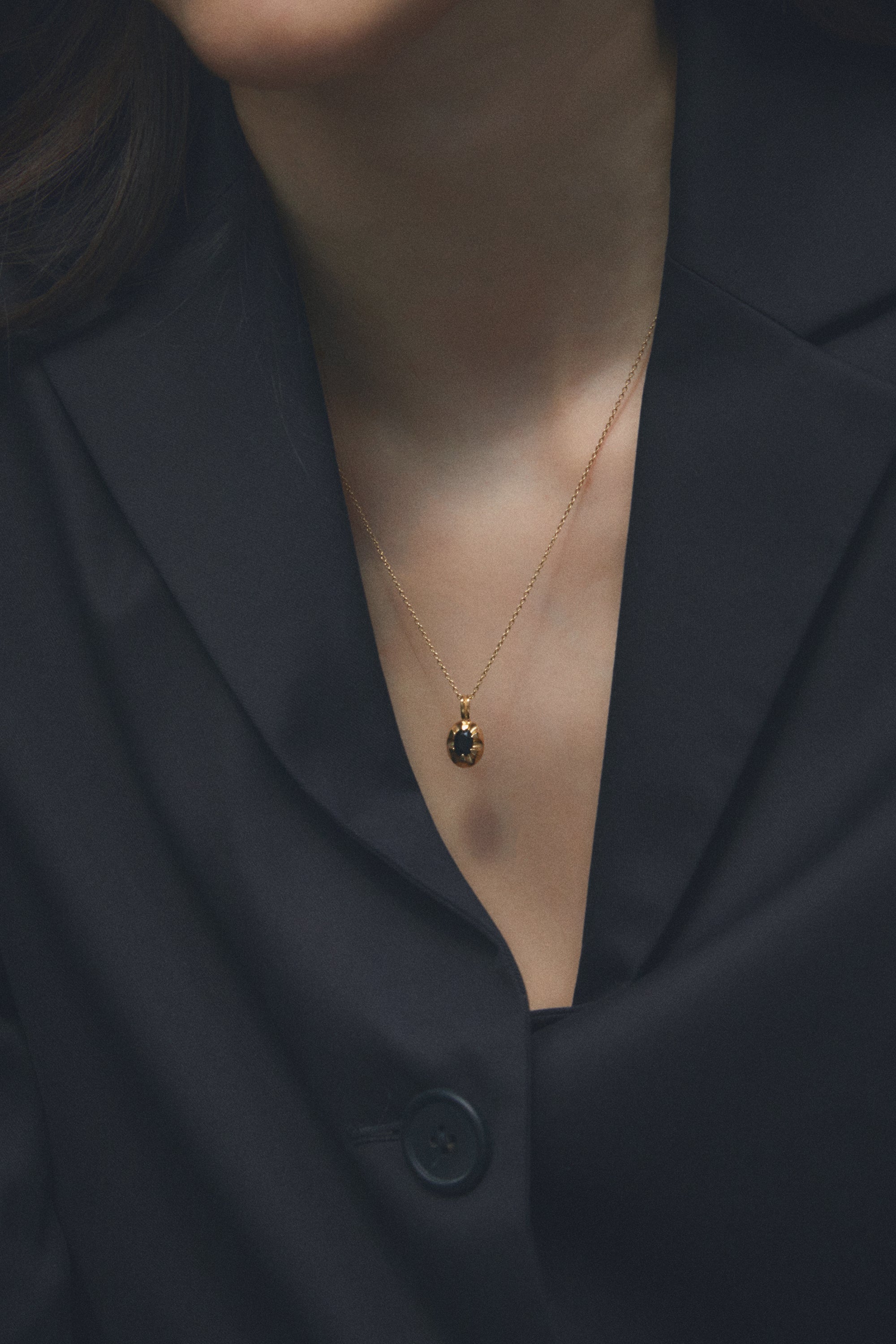 CLAW ONYX GOLD NECKLACE