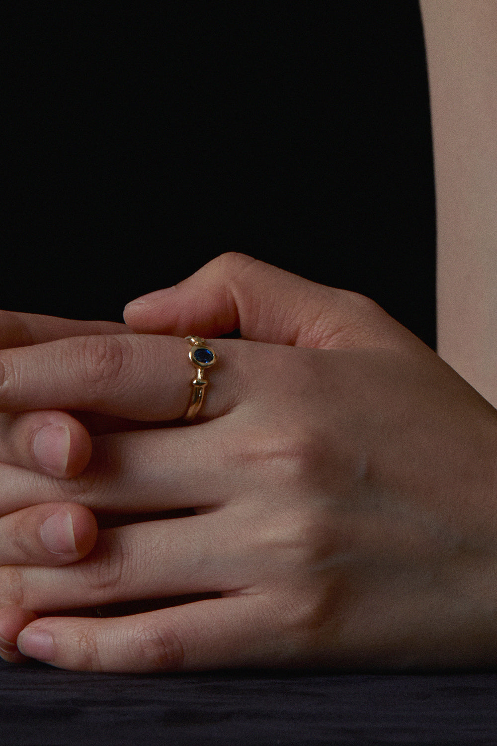 ルネサンスコラムサファイアリング