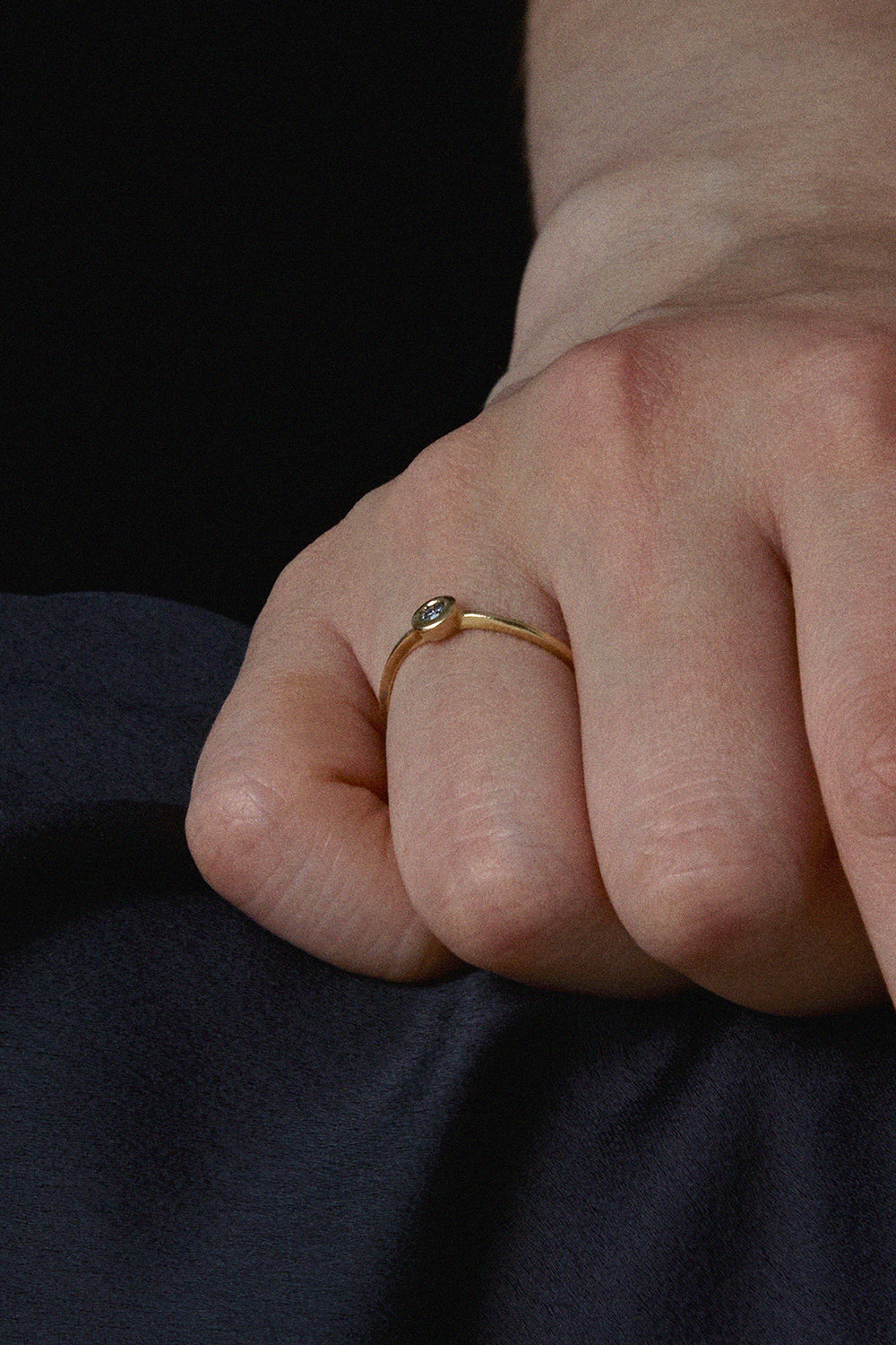 ルネサンス ウェービー メタリックグレー ダイヤモンドリング