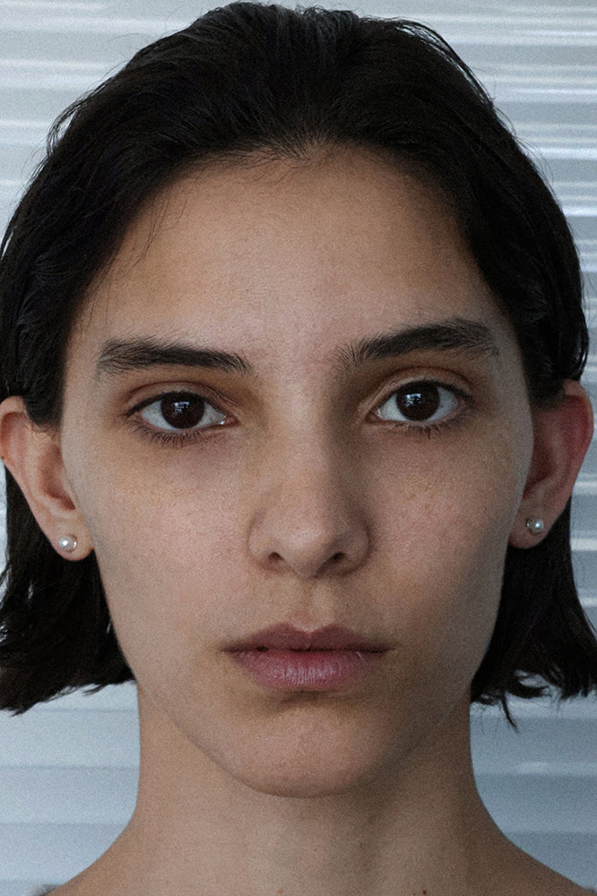 COLD WHITE 4mm PEARL EARRINGS