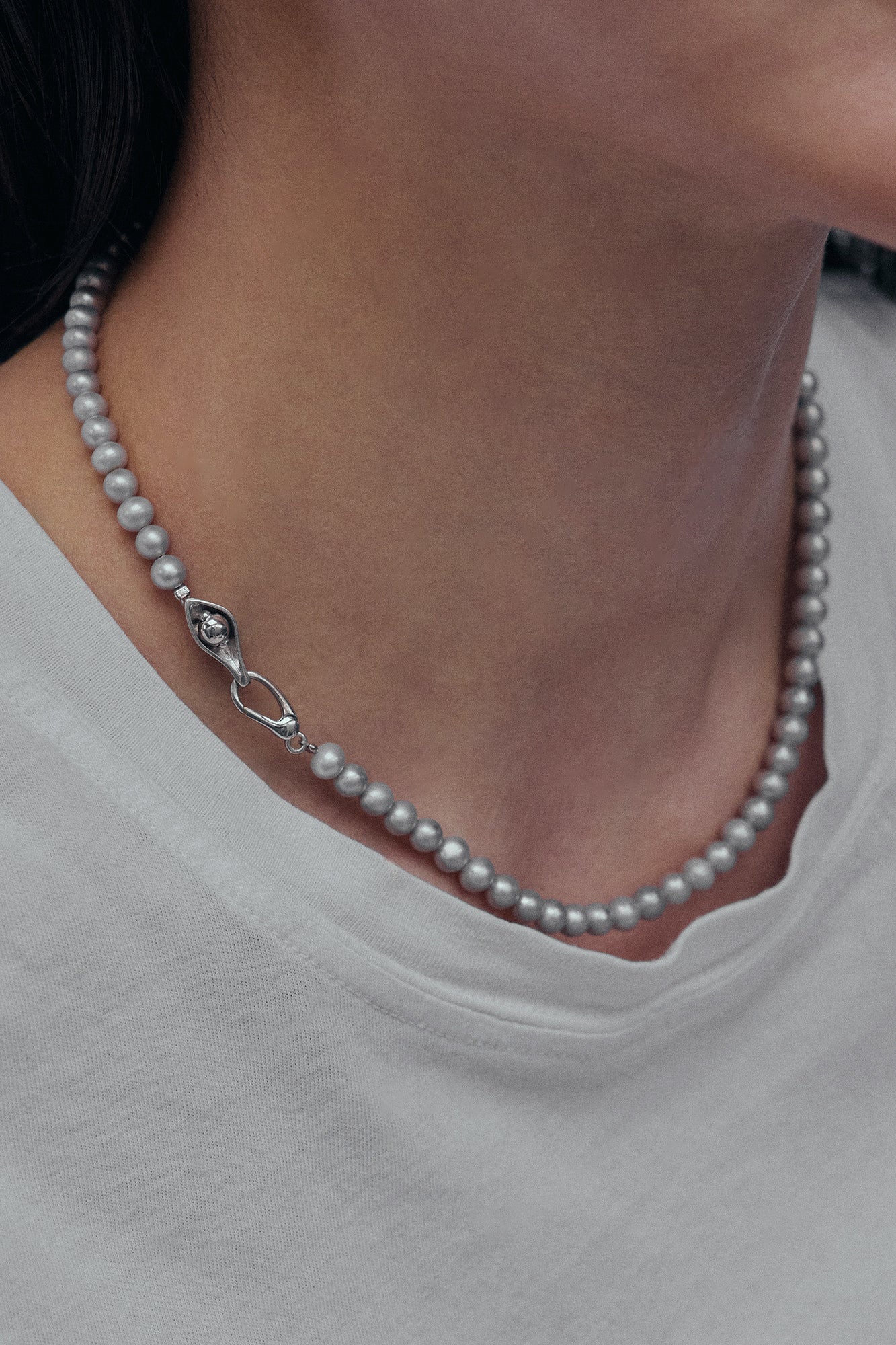 EVERYDAY GREY PEARLS