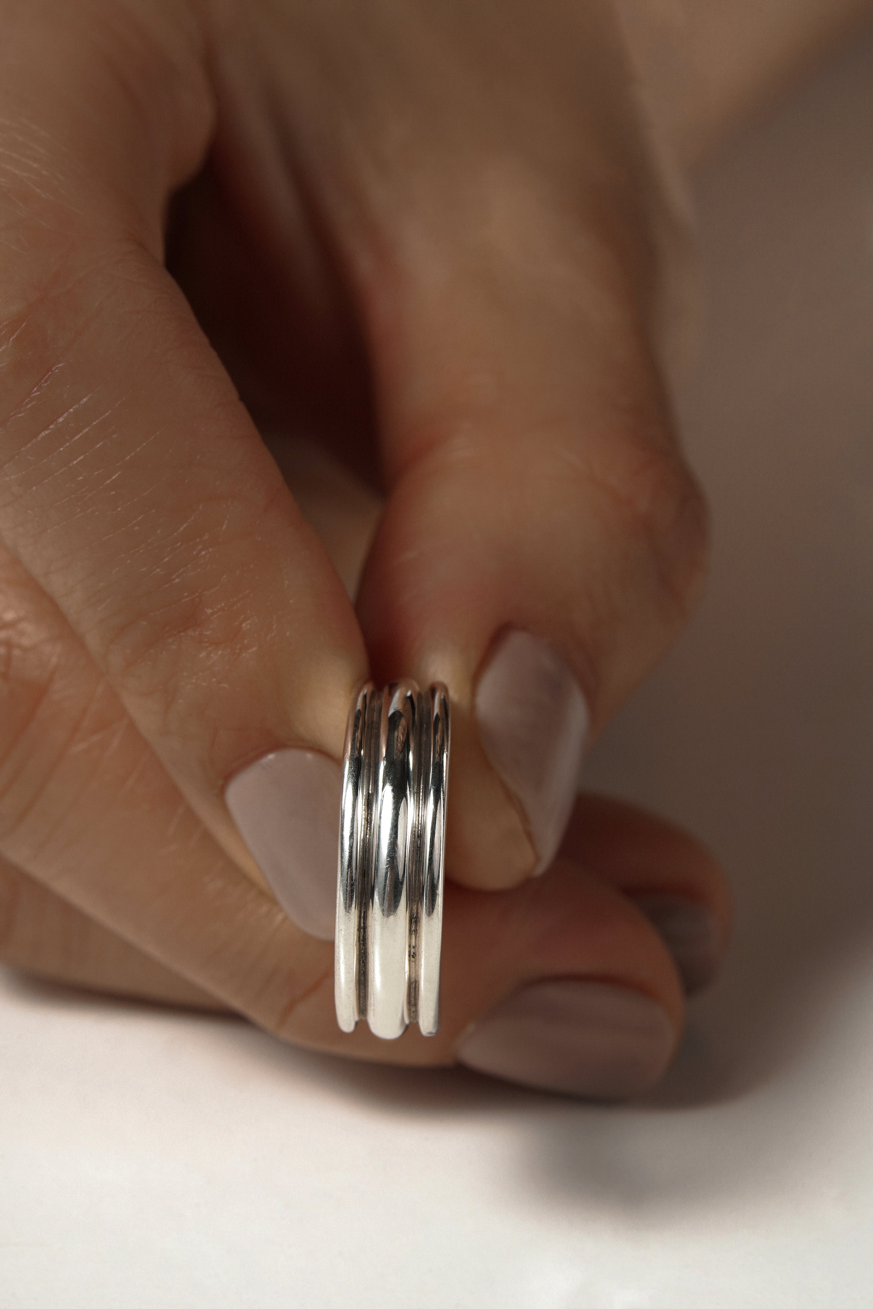 FLAT POTTERY VESSEL RING