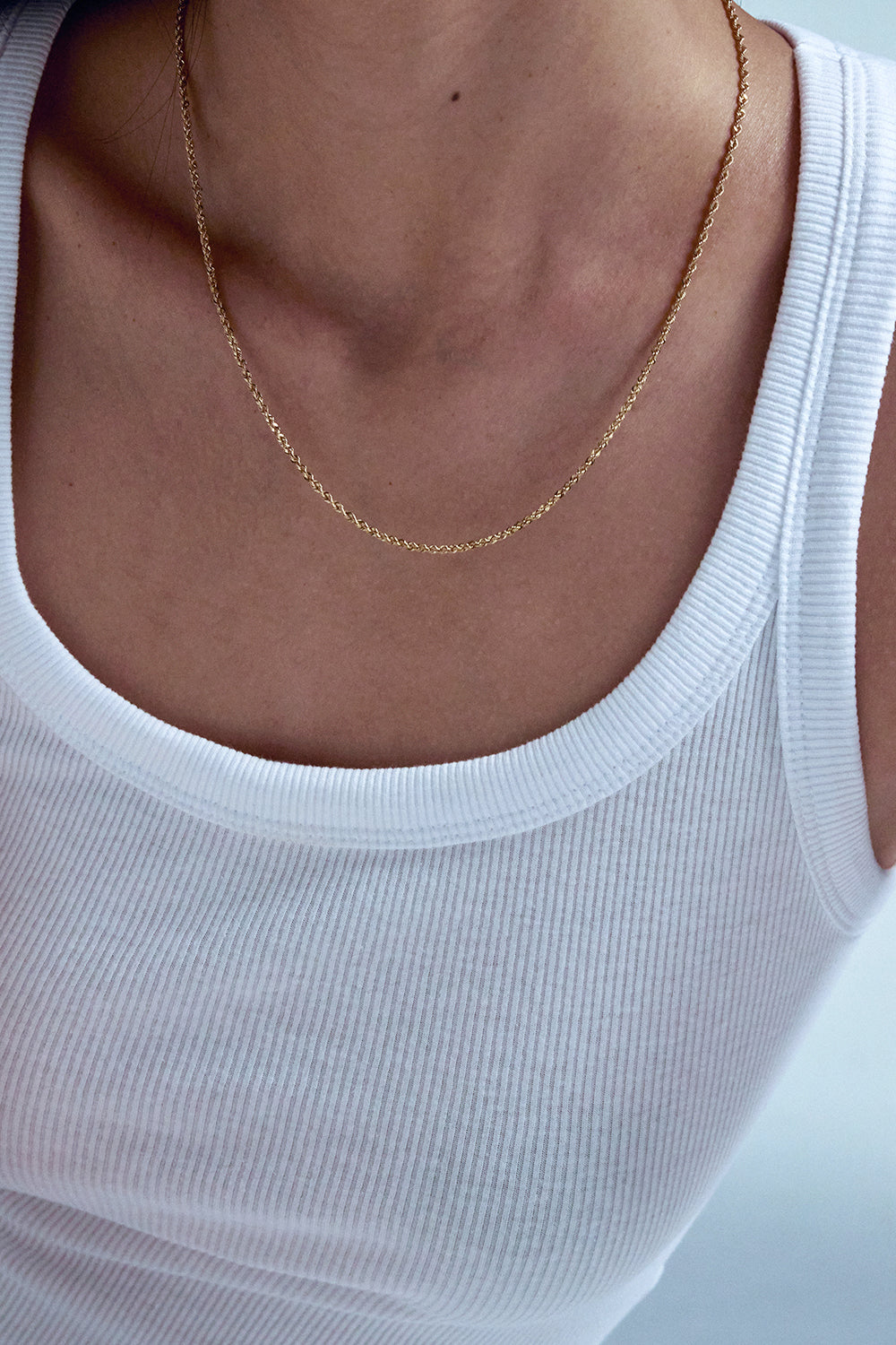 FREE LENGTH ROPE NECKLACE IN GOLD