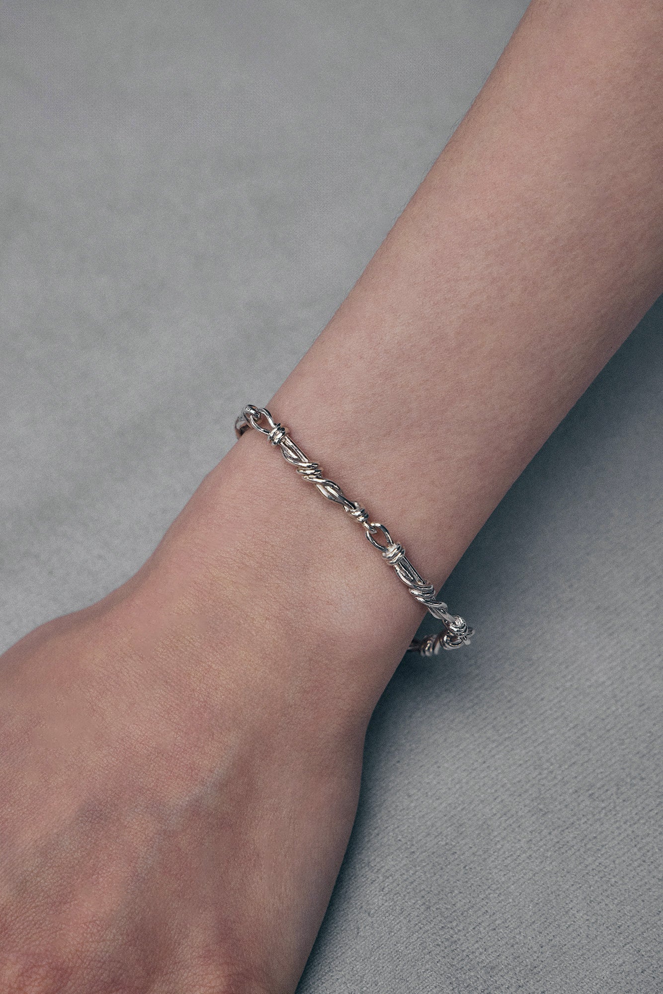 GORDIAN KNOT CHAIN BRACELET