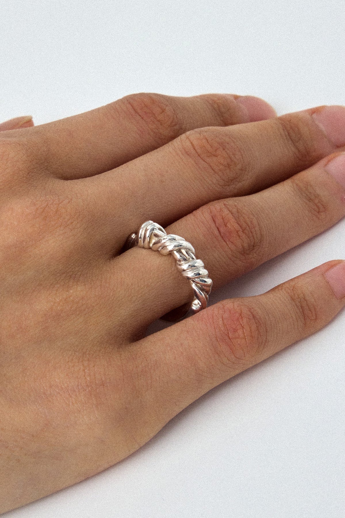 GORDIAN SILVER KNOT
