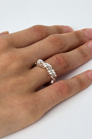 GORDIAN SILVER KNOT