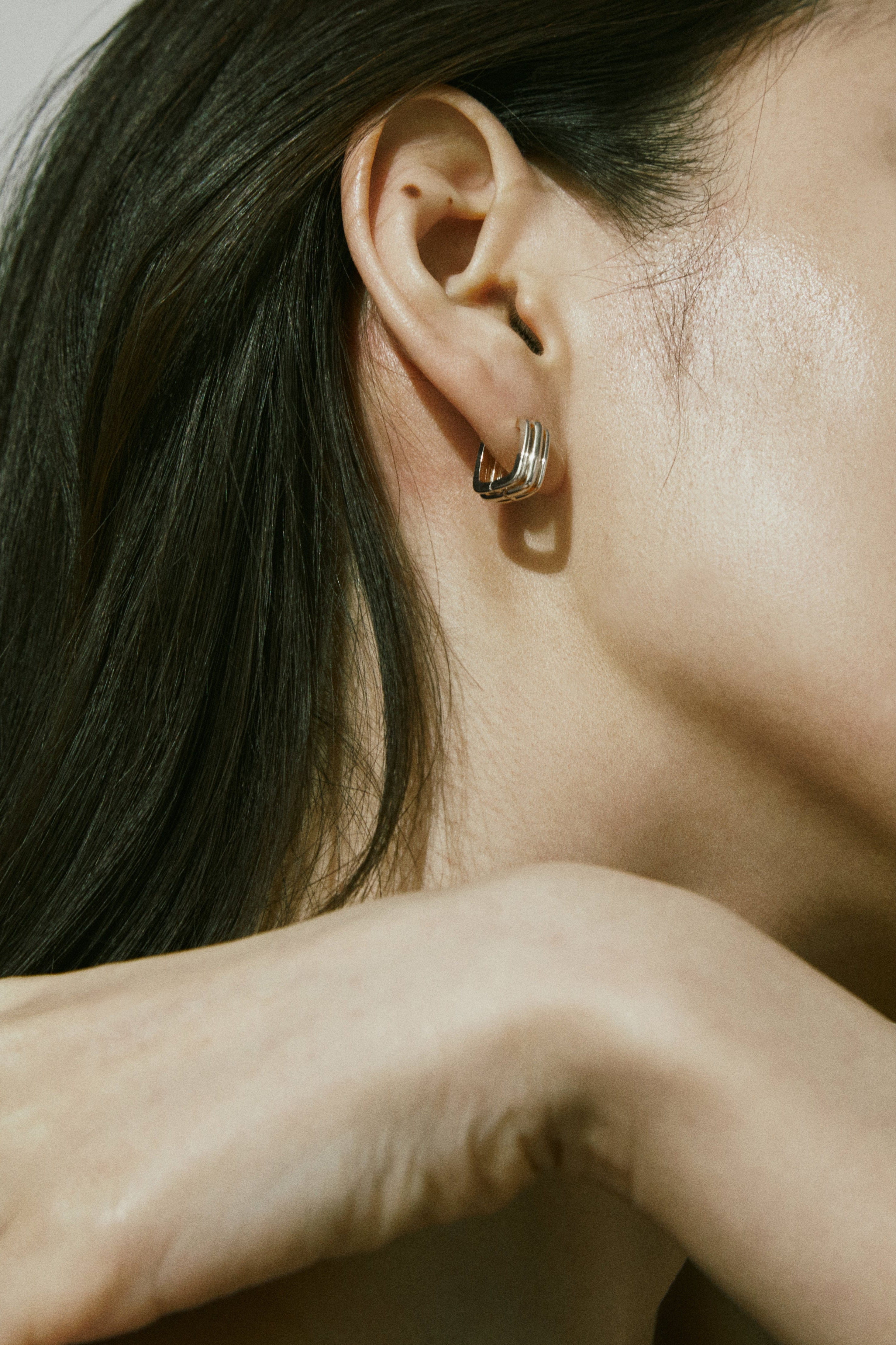 SQUARED POTTERY VESSEL ONE-TOUCH EARRINGS