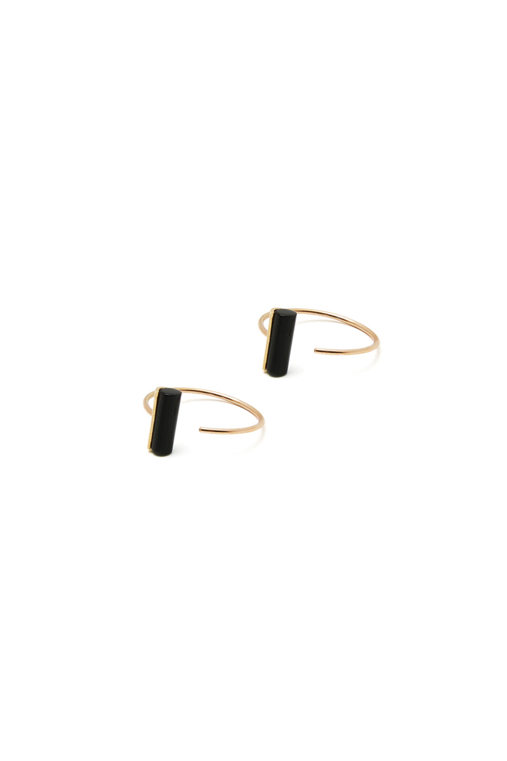 GOLD HOOP WITH ONYX S 2015