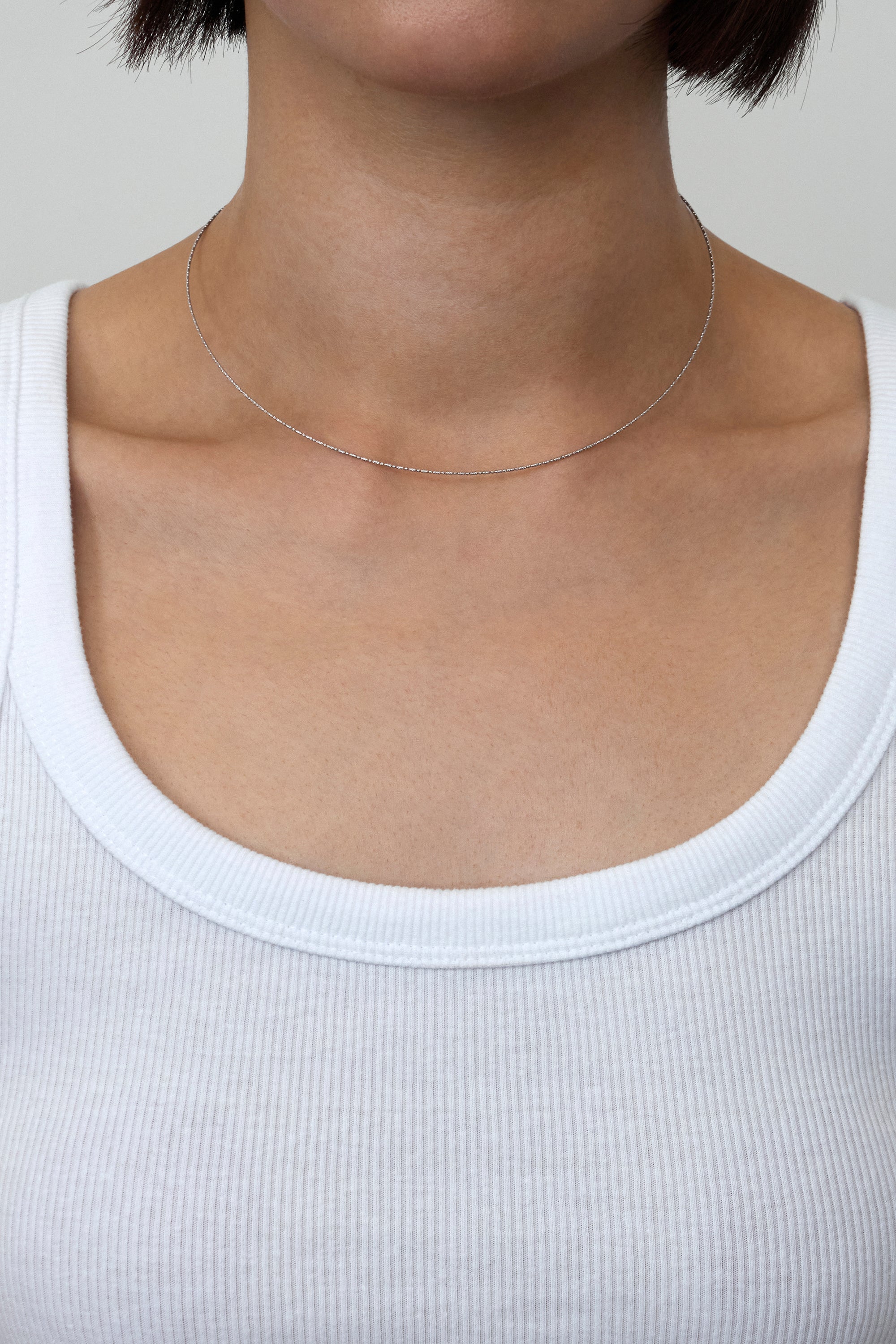 TITANIUM CORE OVAL LINK NECKLACE IN WHITE GOLD