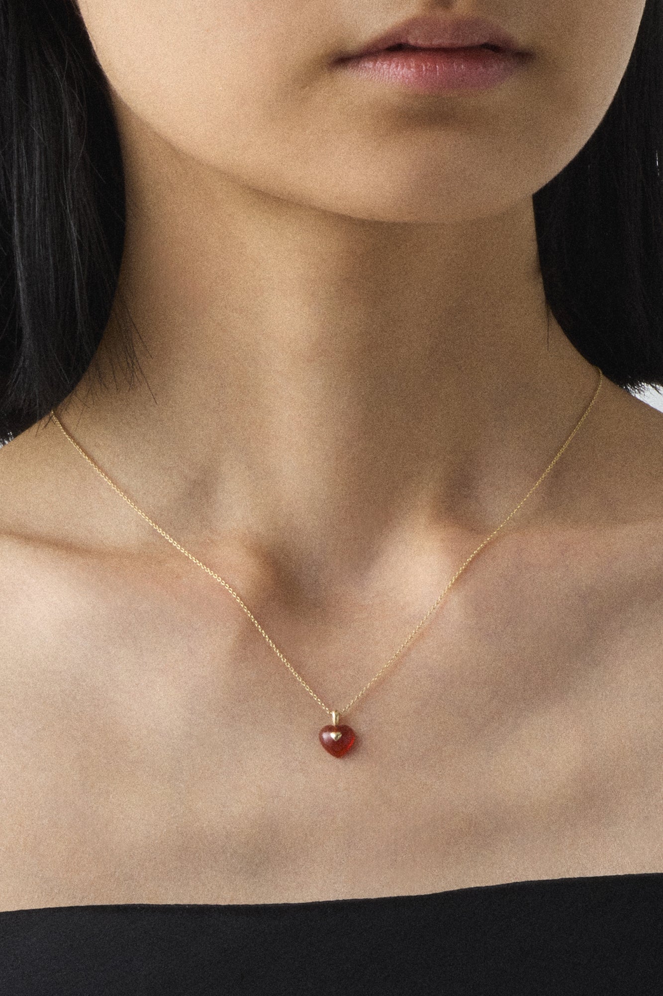 VERY VINTAGE TINY RED HEART PENDANT NECKLACE